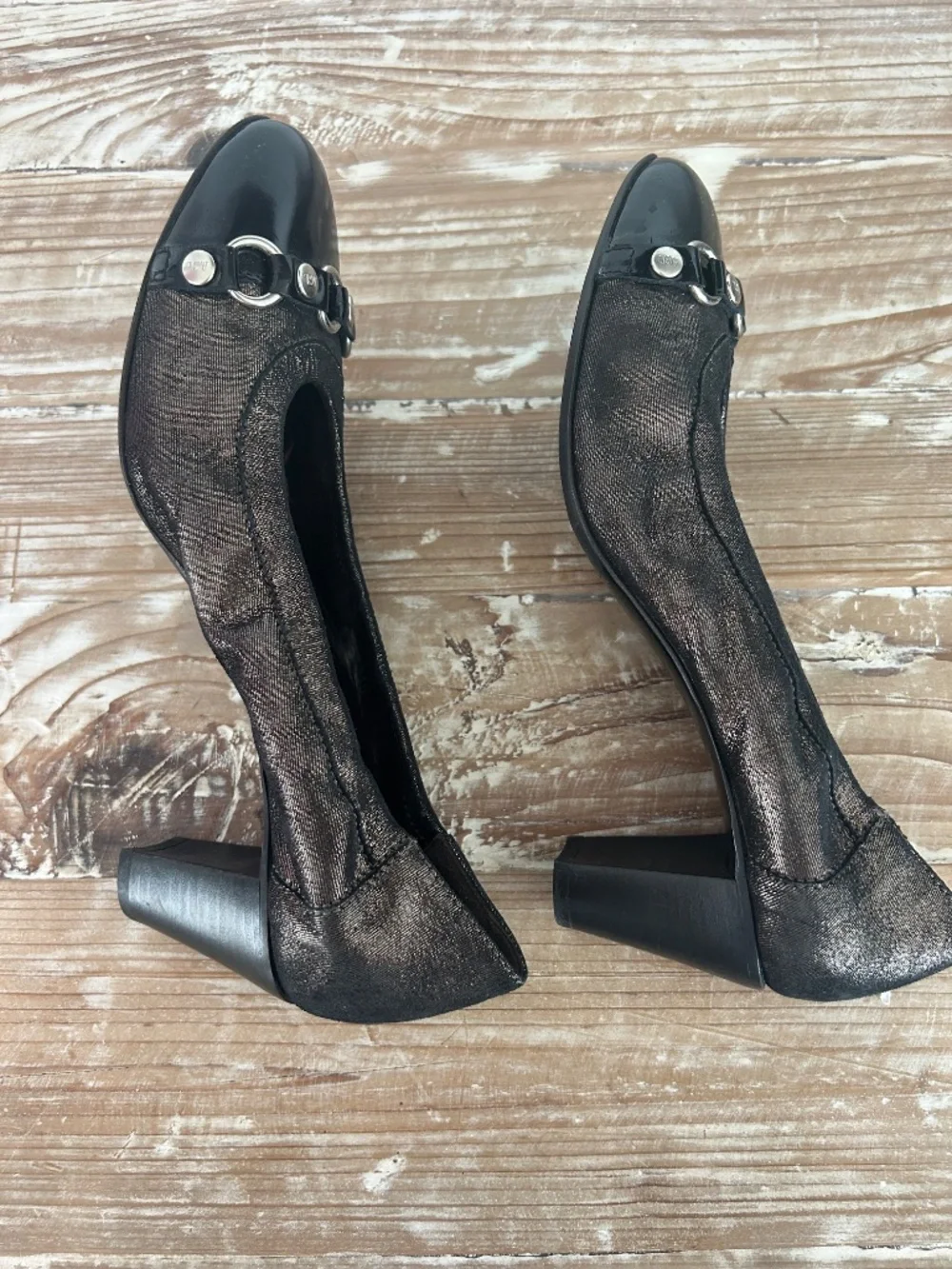 NWOB AGL Black Metallic Pumps w/ Black Patent Cap Toe Sz 39 (US 8.5-9)
